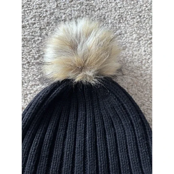 J Crew Womens One Size Black Ribbed Knit Hat Faux Fur Pom Wool Blend‎ Neutral - Picture 4 of 6